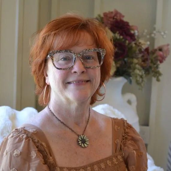 Michelle, Front Desk Receptionist
