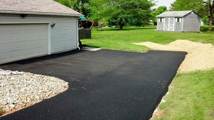 Asphalt paving
