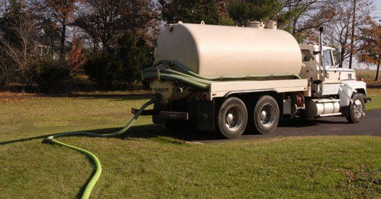 Septic pumping truck