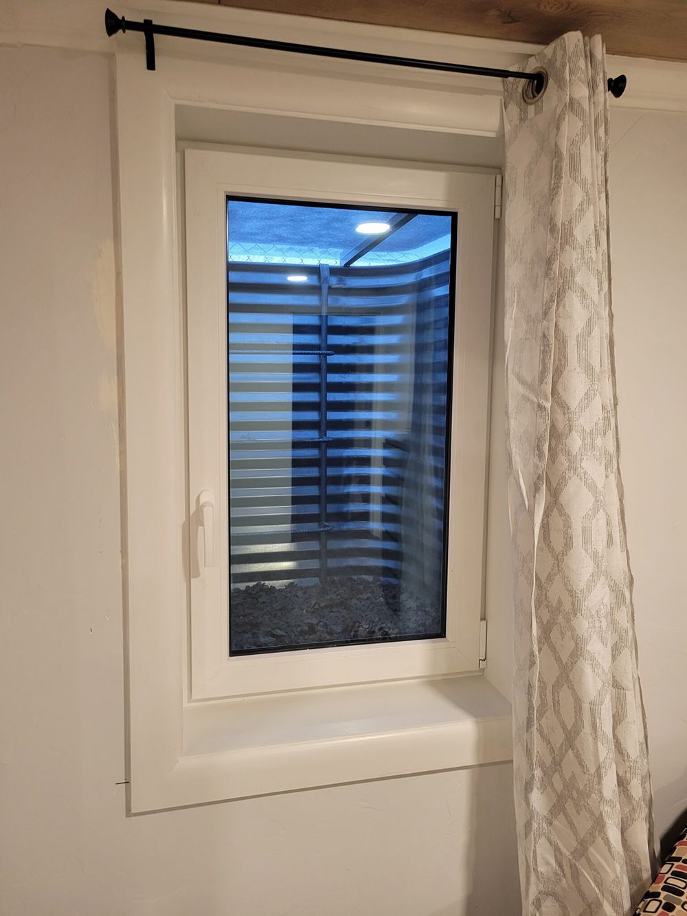 Basement egress window
