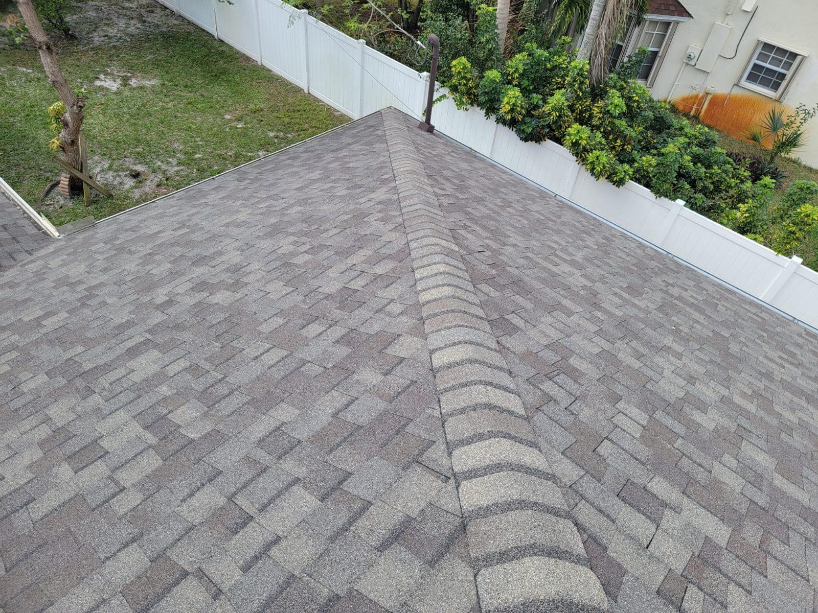 edges of the shingle roof