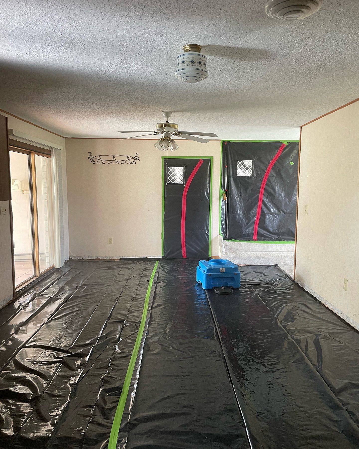 HEPA air scrubber in a Springfield, MO home being used for mold remediation and indoor air quality 