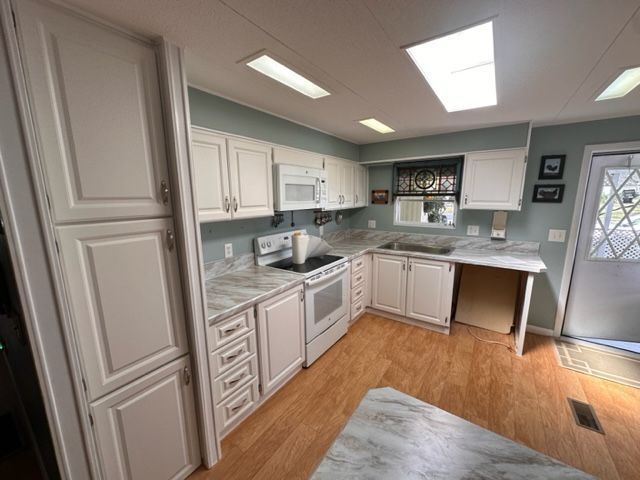 Kitchen Custom Cabinets