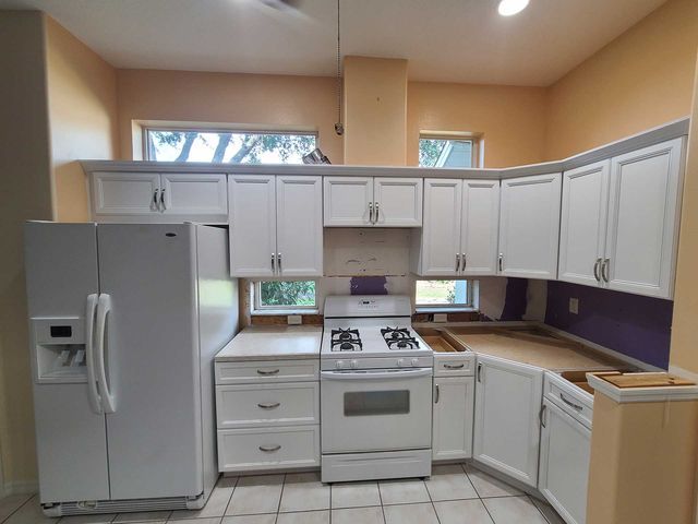 Kitchen Custom Cabinets