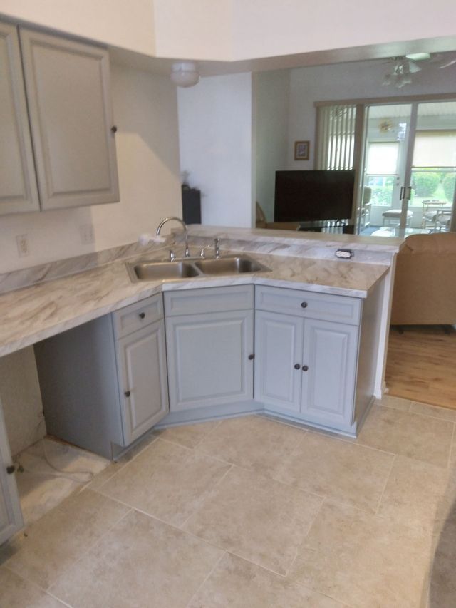 Kitchen Custom Cabinets