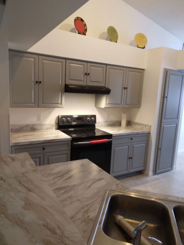 Kitchen Custom Cabinets