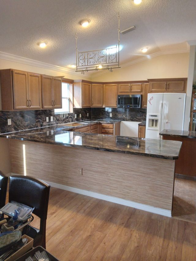 Kitchen Custom Cabinets