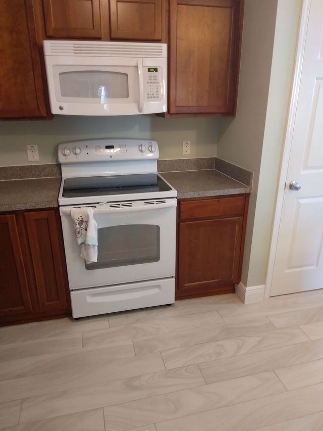 Kitchen Custom Cabinets