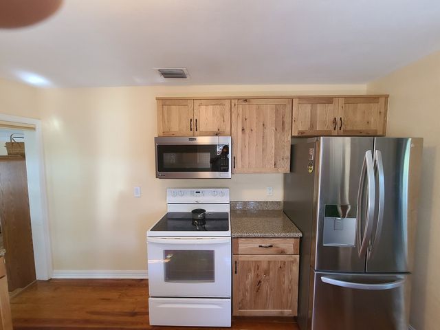 Kitchen Custom Cabinets