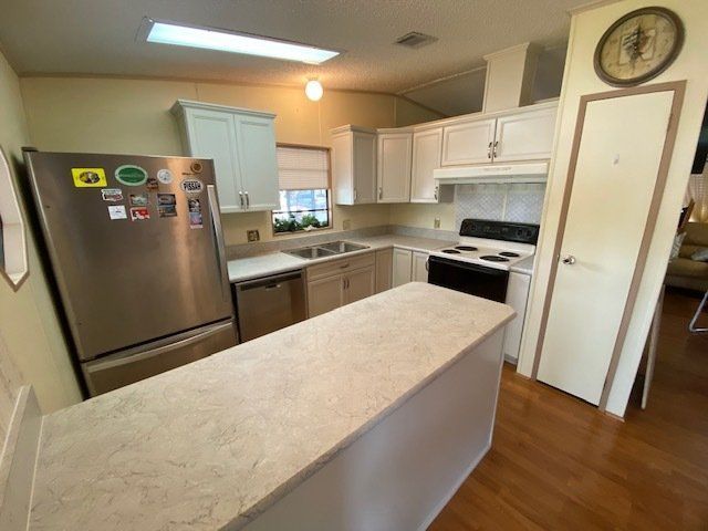 Kitchen Custom Cabinets