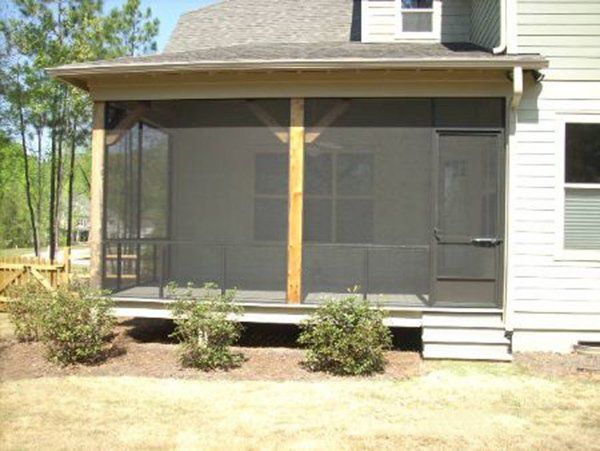 Screen enclosure with 8' door and chair rail