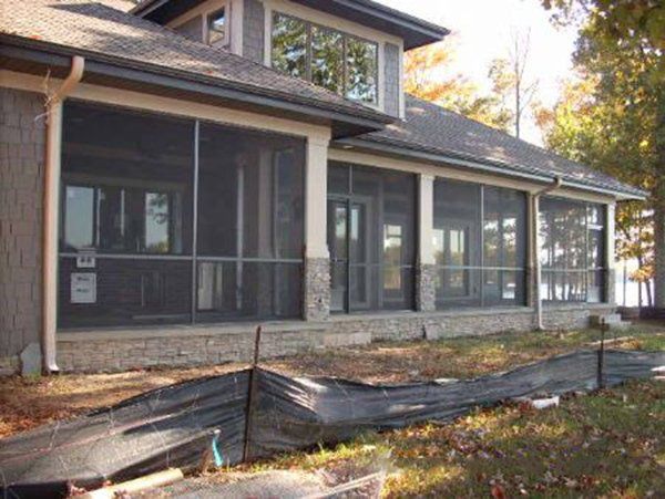 Bronze aluminum screen enclosure with chair rail on Lake Norman