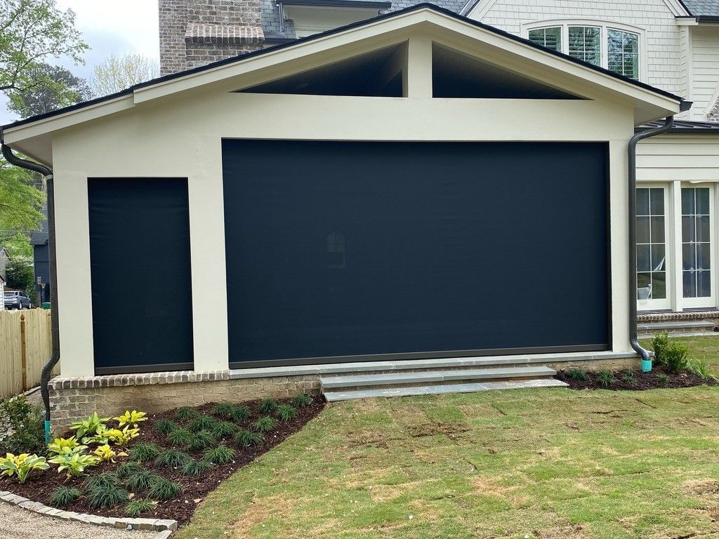 Screen Opening and Closing Set Up - Onyx Frame Power Screen - Outside View