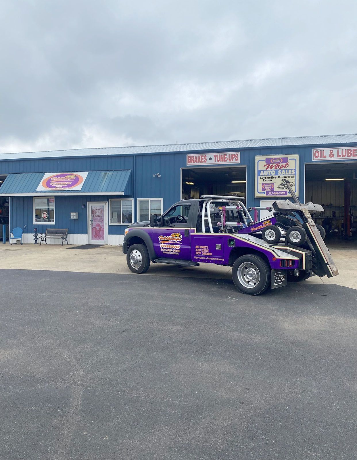 A prowerful tow truck