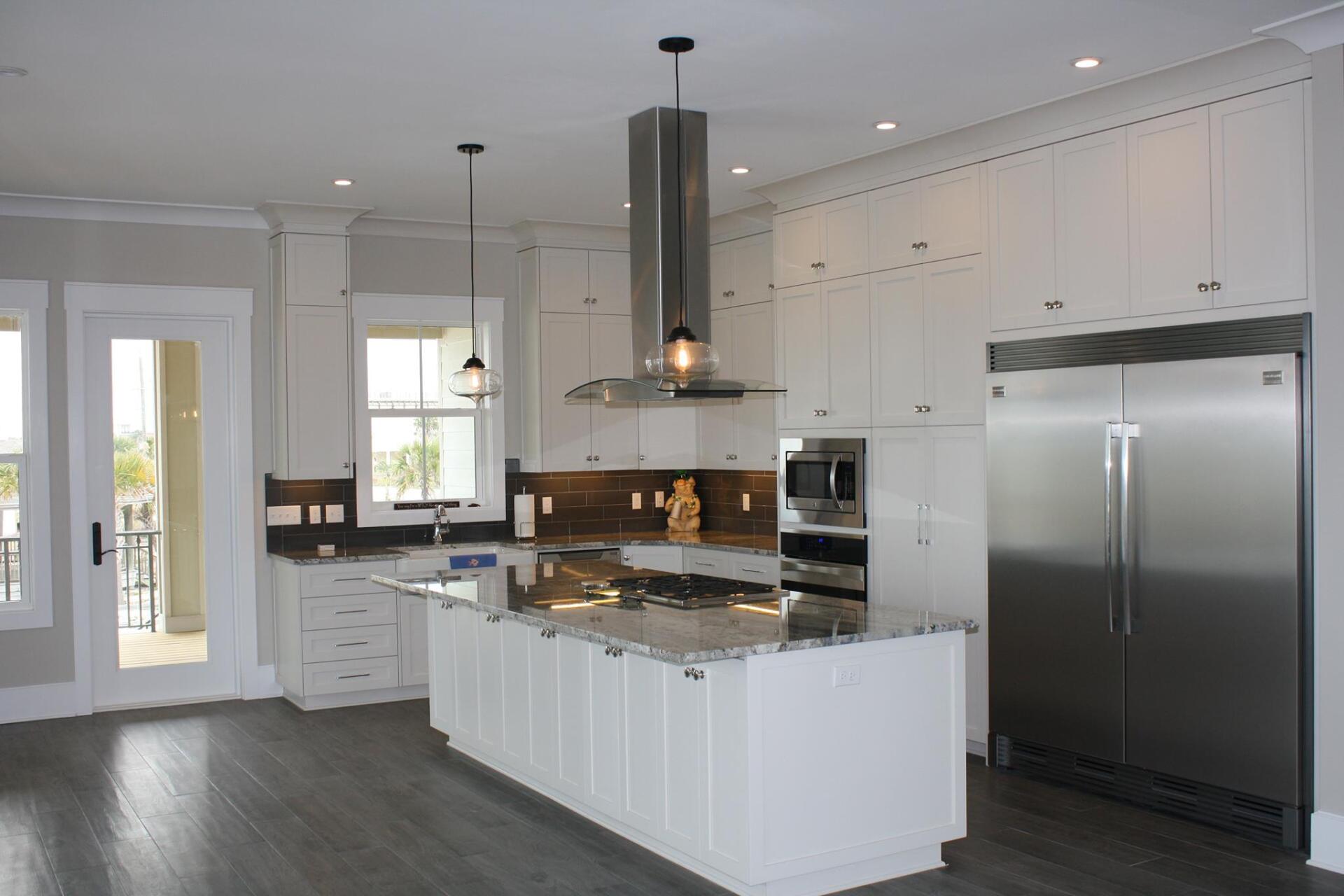 All Wood Pensacola, Fl Pinnacle & Closets