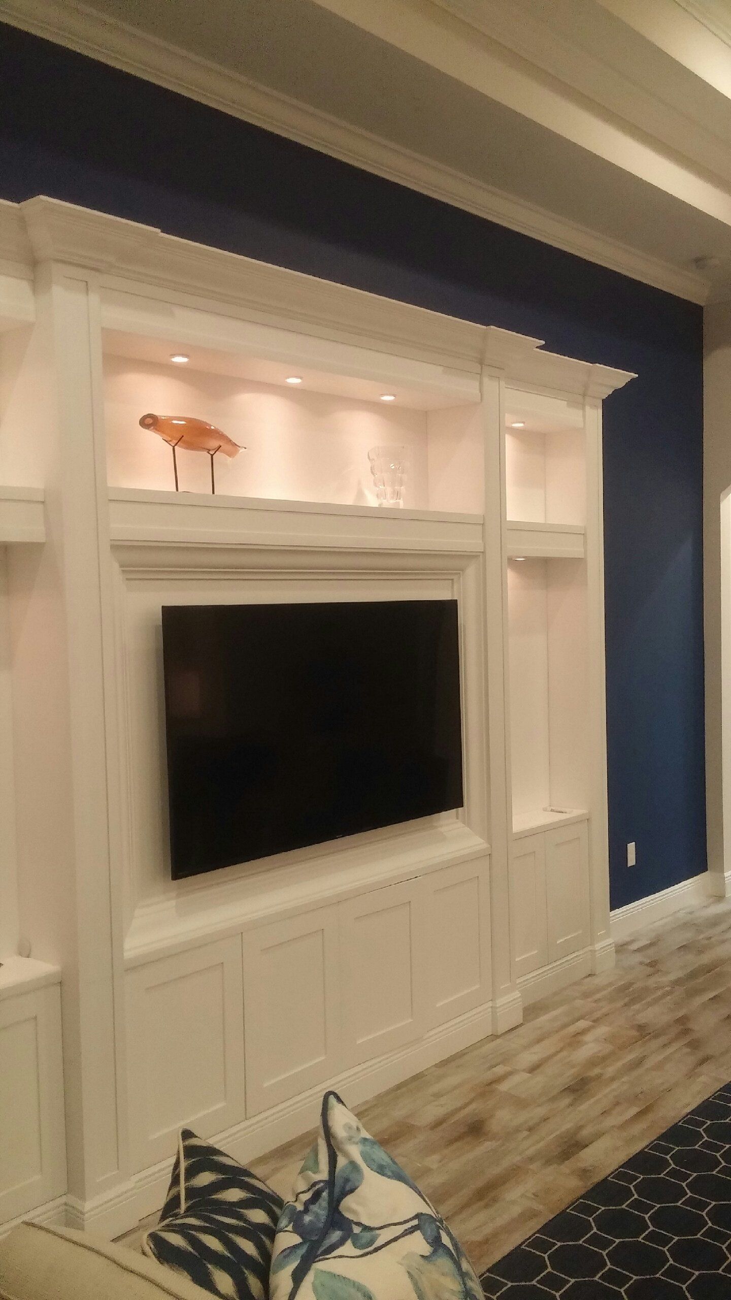 Frank Entertainment Unit