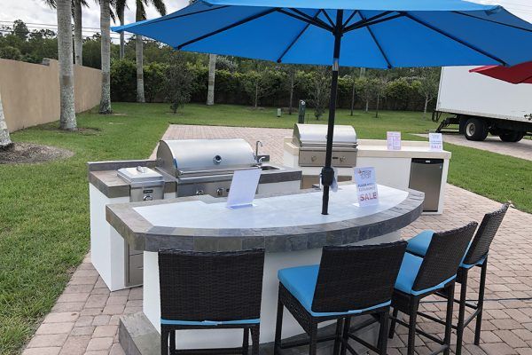 Half-Moon 'L' Shape Bar/Grill