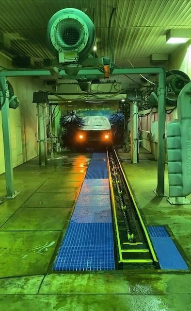 Car wash conveyor