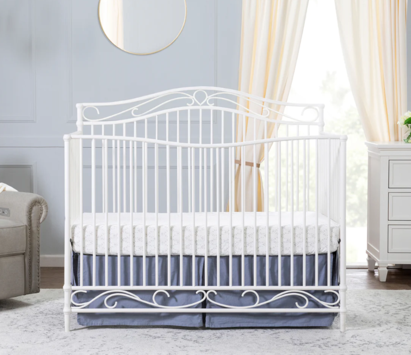 Baby monogram Noelle crib vintage white