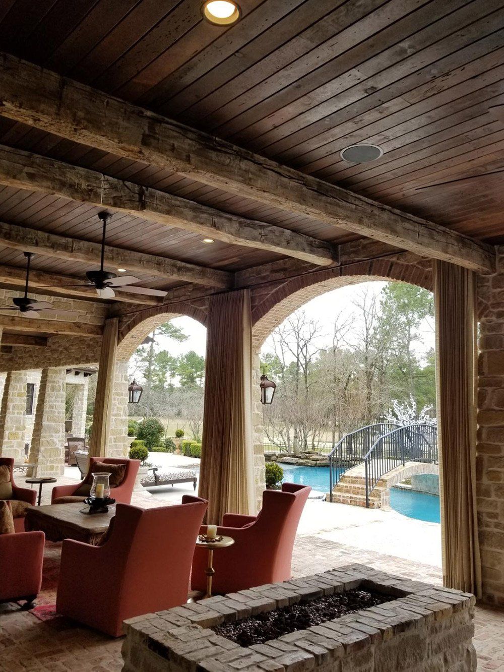 There is a fire pit in the middle of the room.