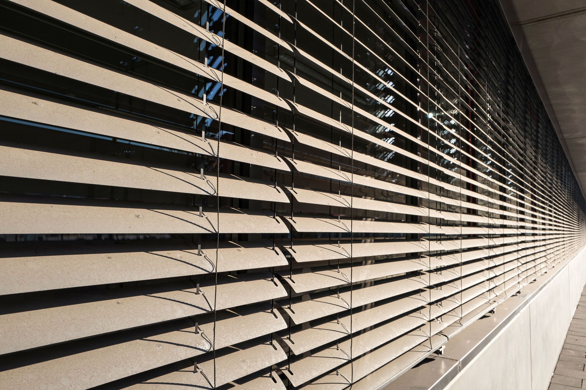 commercial window blinds