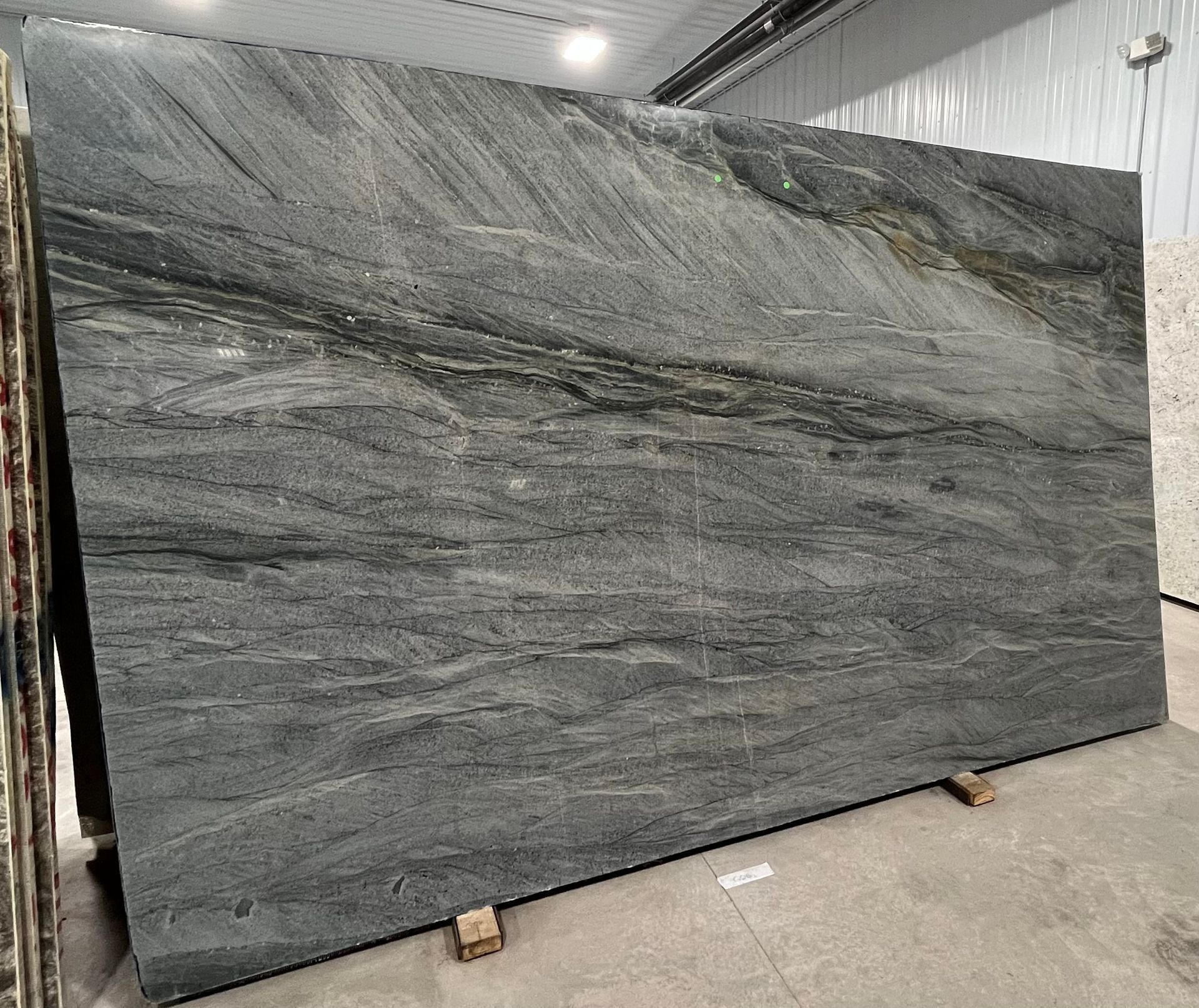 ALAMO POLISHED QUARTZITE