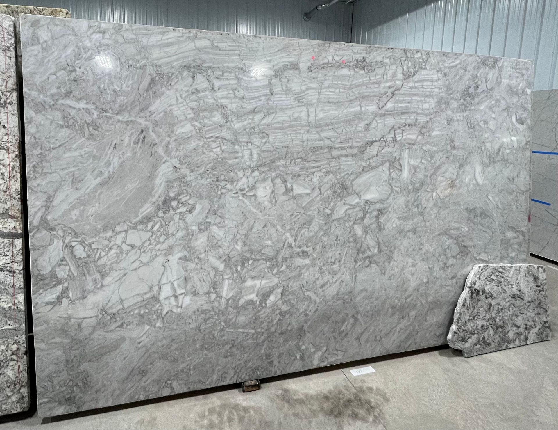 BRONZO CRYSTAL LEATHER QUARTZITE