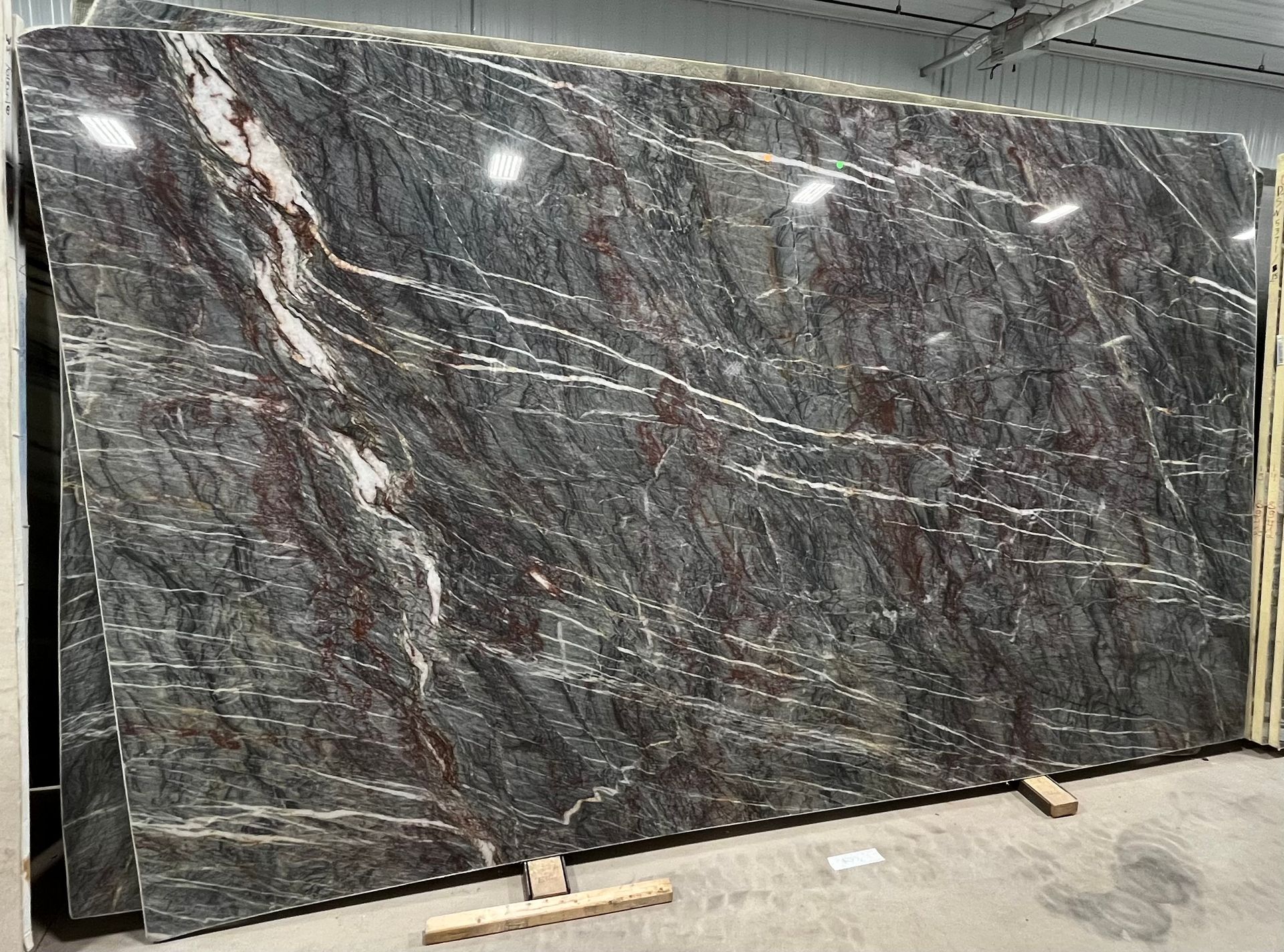 HERRERA POLISHED QUARTZITE