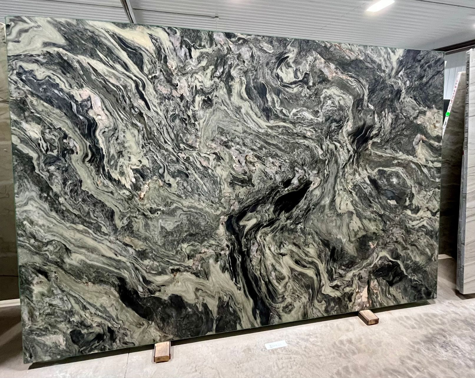 AMAZON LEATHER QUARTZITE