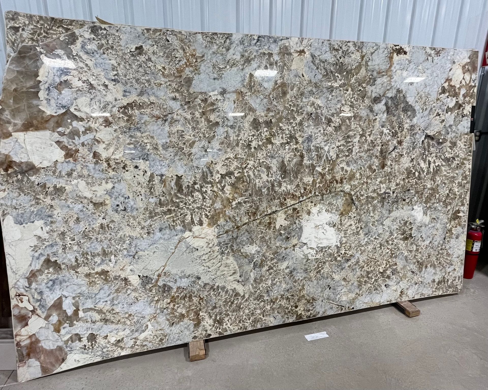 FELDSPATO DIAMONTE POLISHED GRANITE