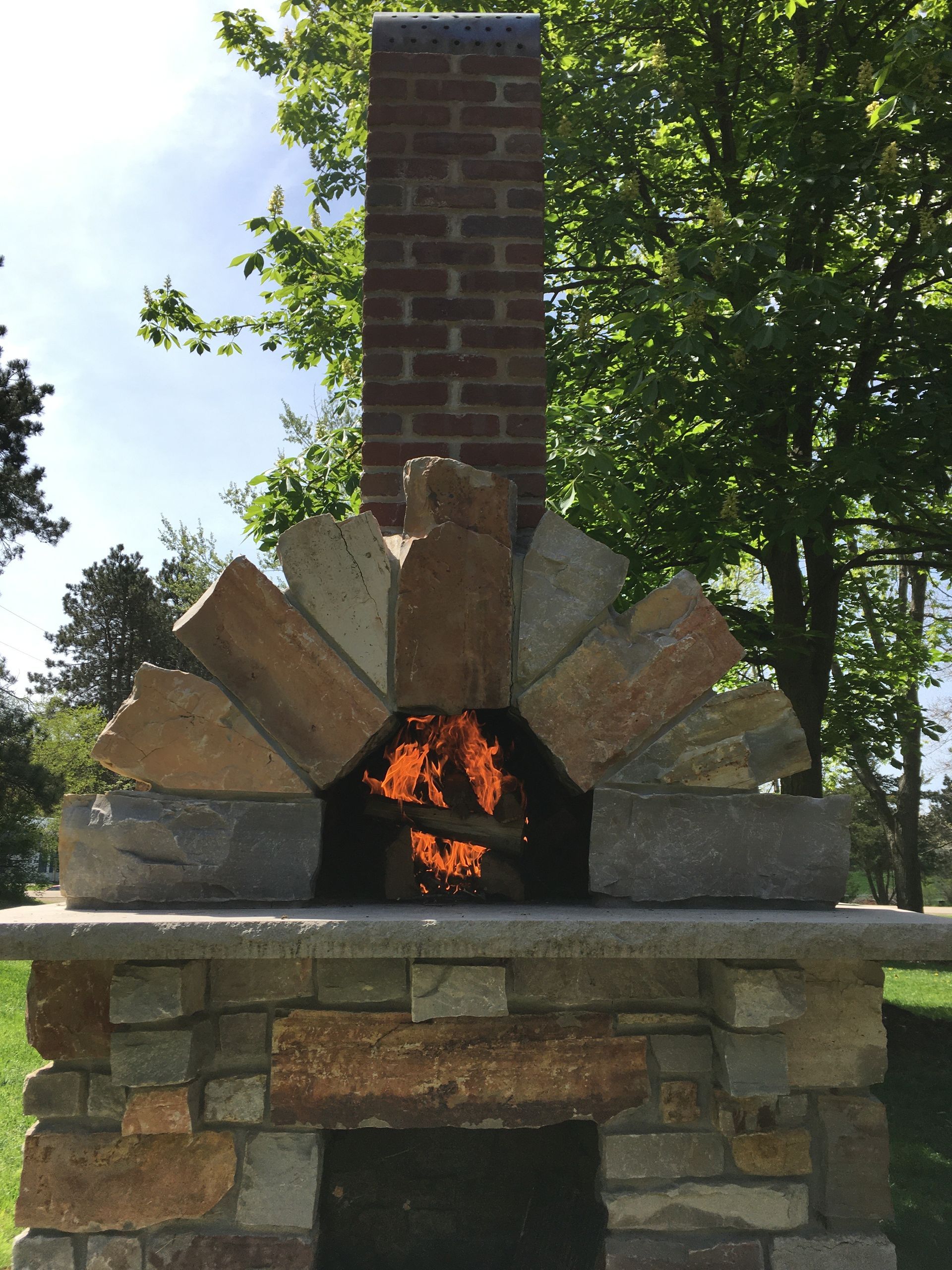 Outdoor fireplace