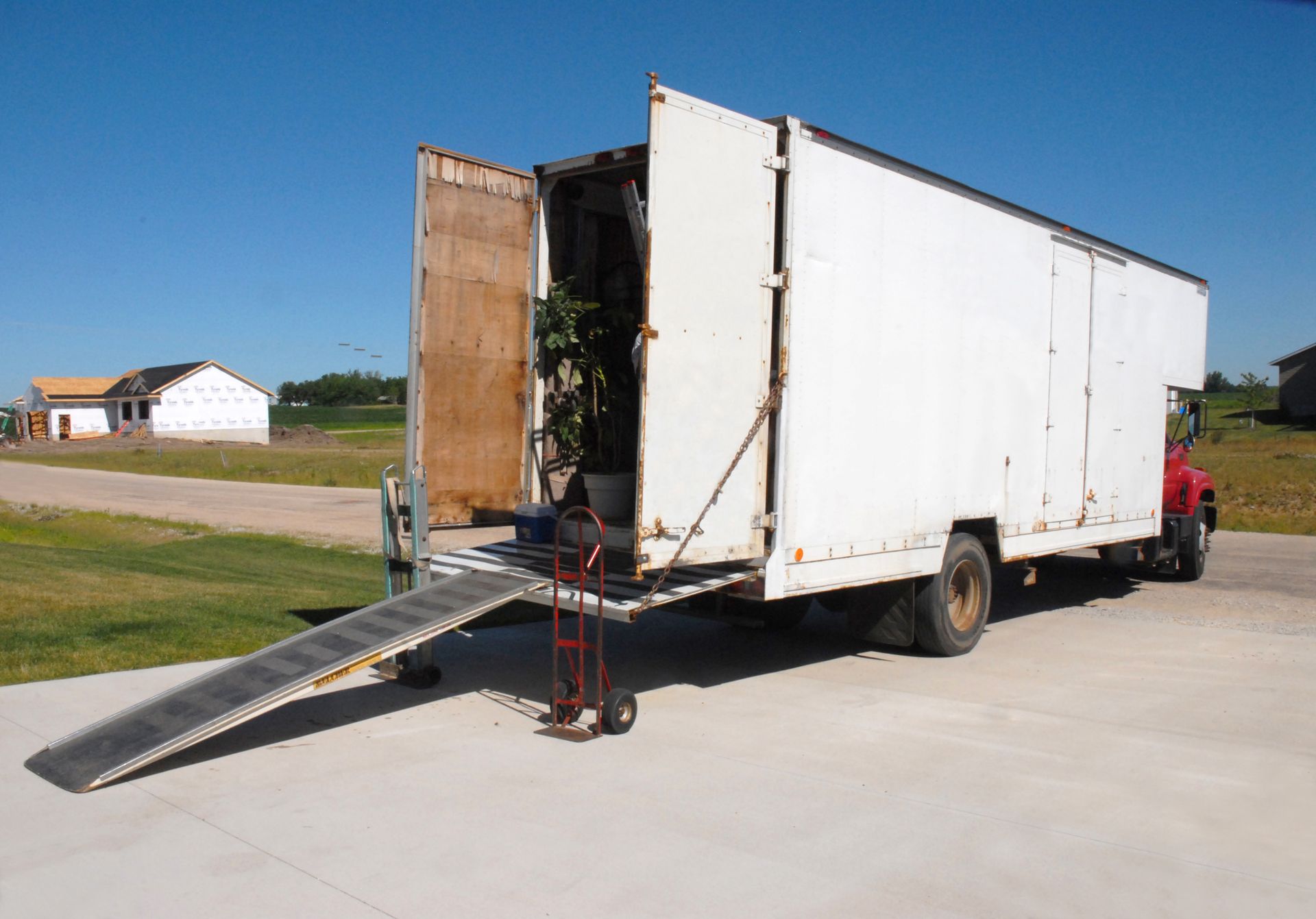 Long-Distance Moving Tips for Families