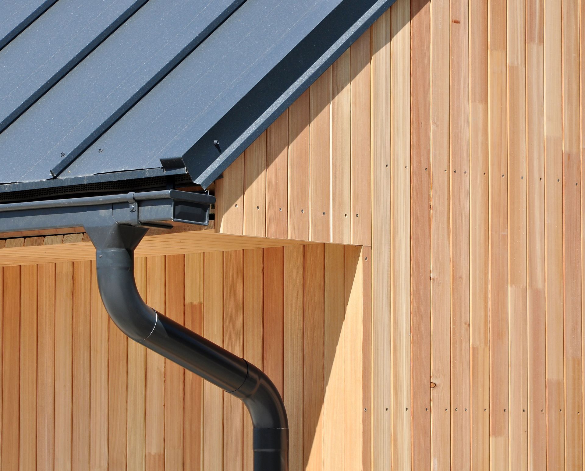 How to Pick the Right Rain Gutters for Your Home