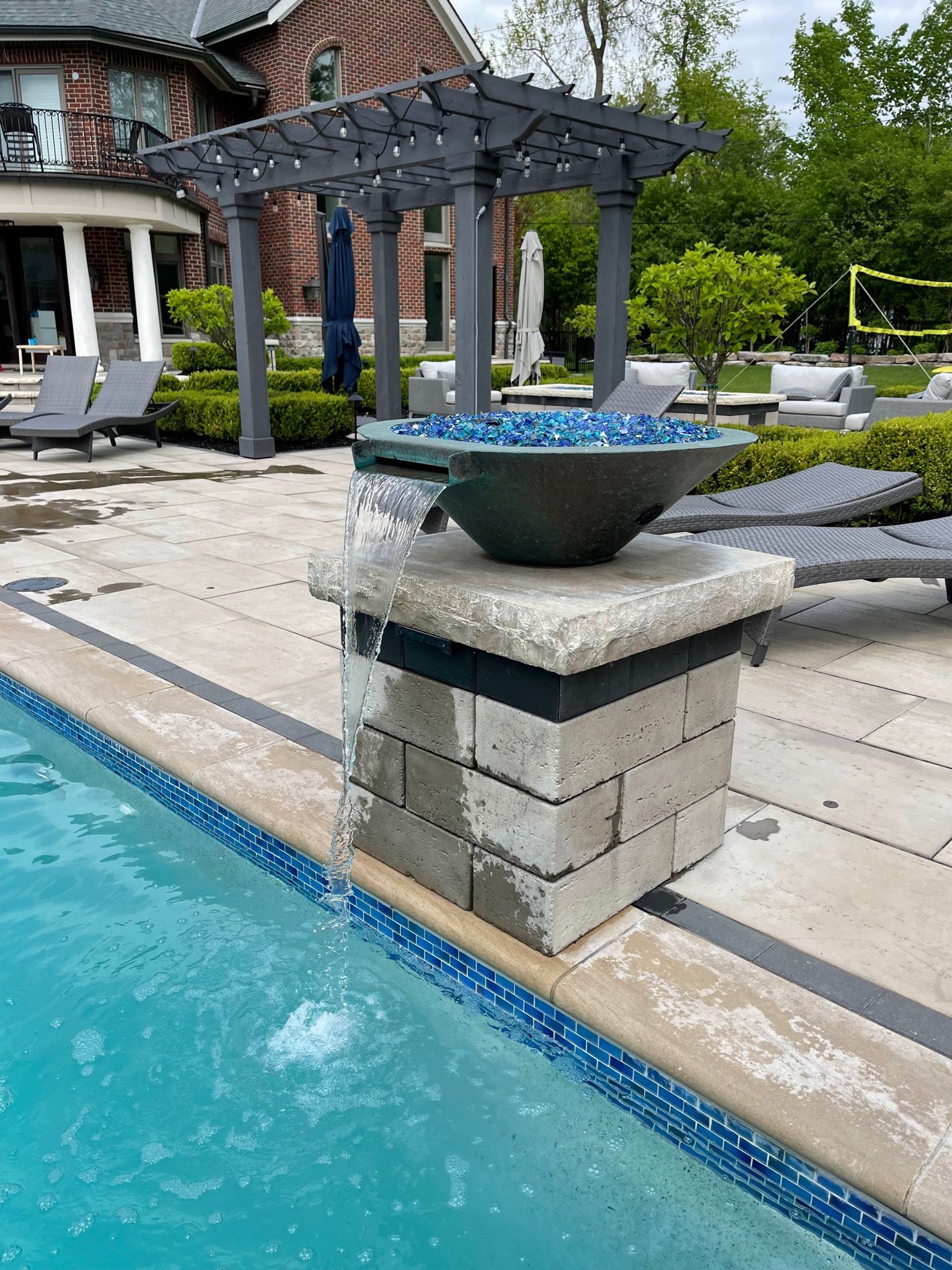 pool fountain
