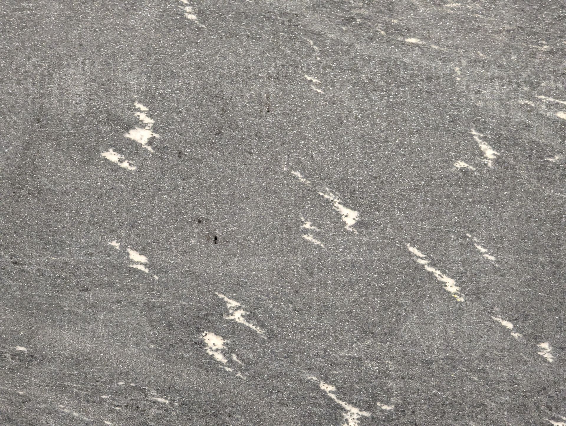 Galactic Black - Hon Brushed - 3CM - Closeup