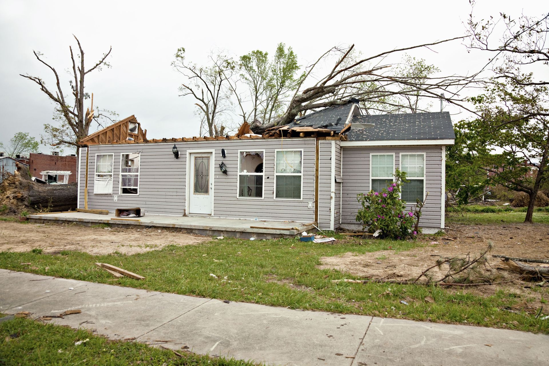 emergency roofing contractor