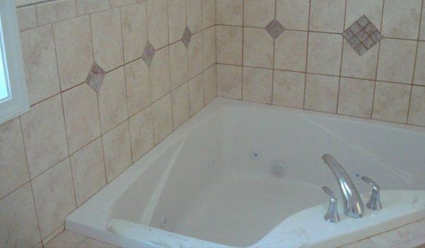 ceramic bath tub