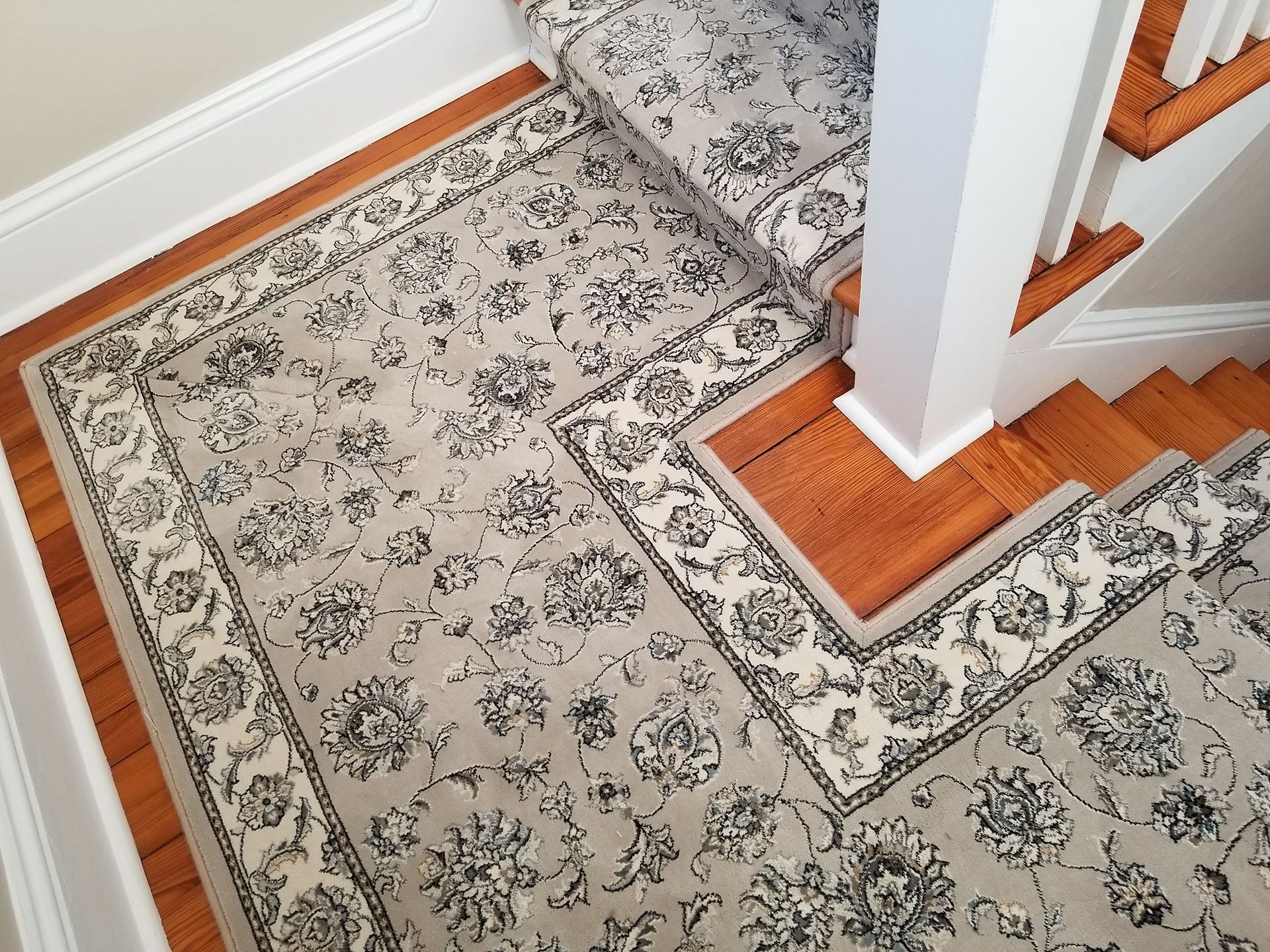 Gray floor runner installed