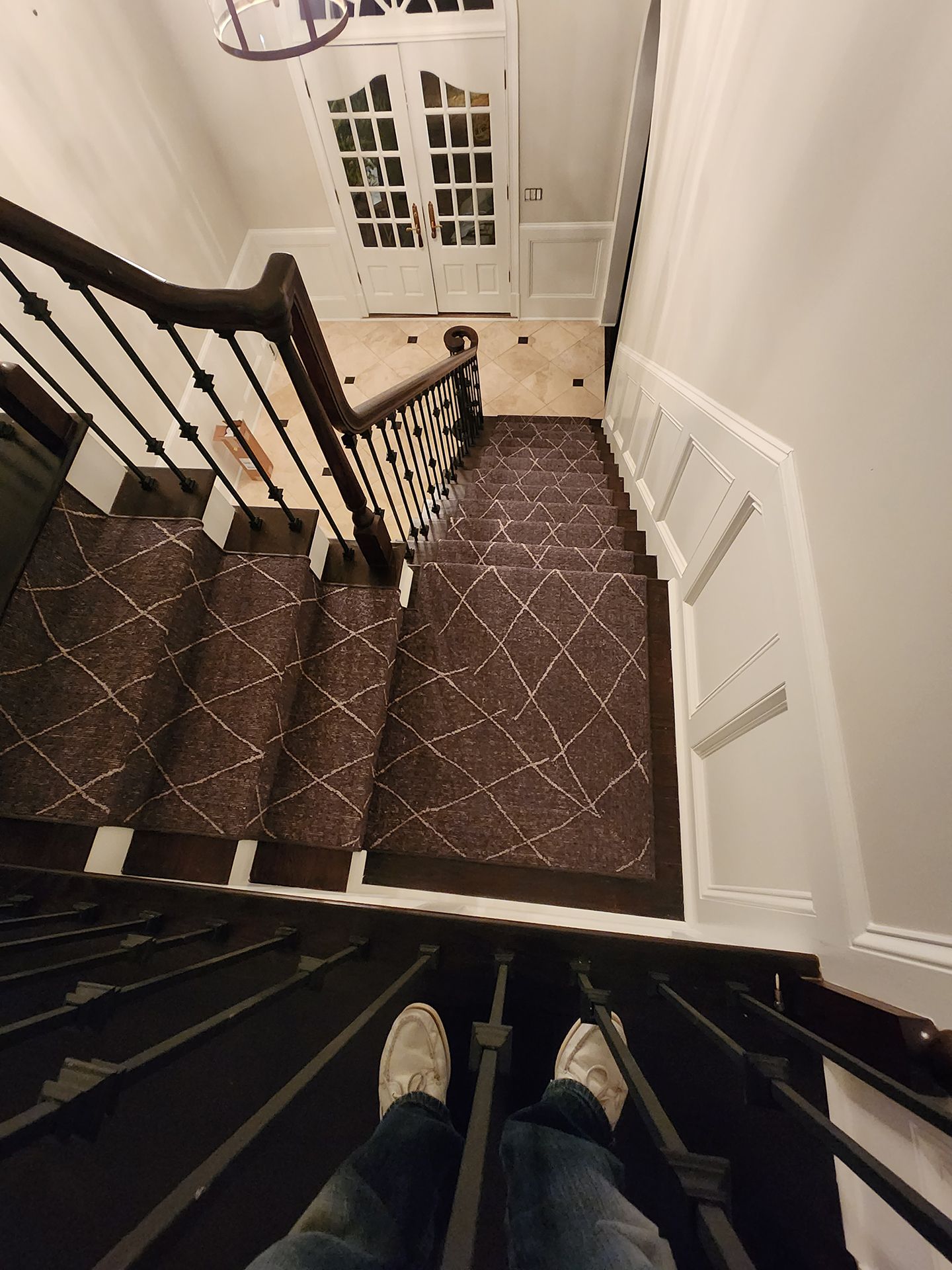 Black diamond-patterned floor runner
