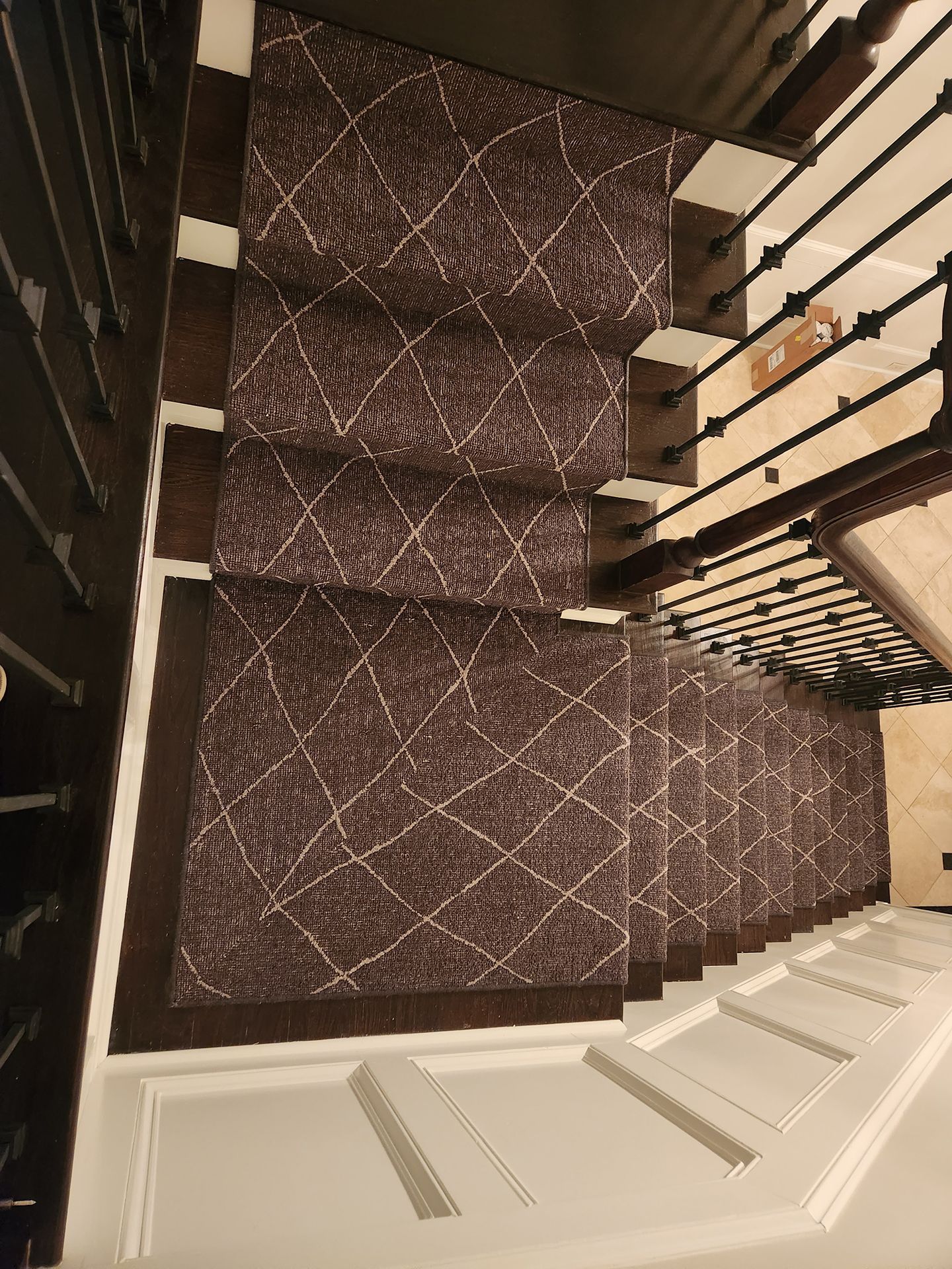 Black diamond-patterned floor runners