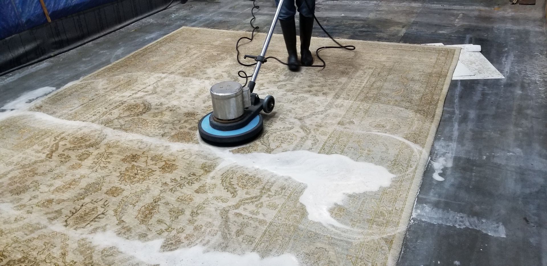 rotary floor machine for rug cleaning
