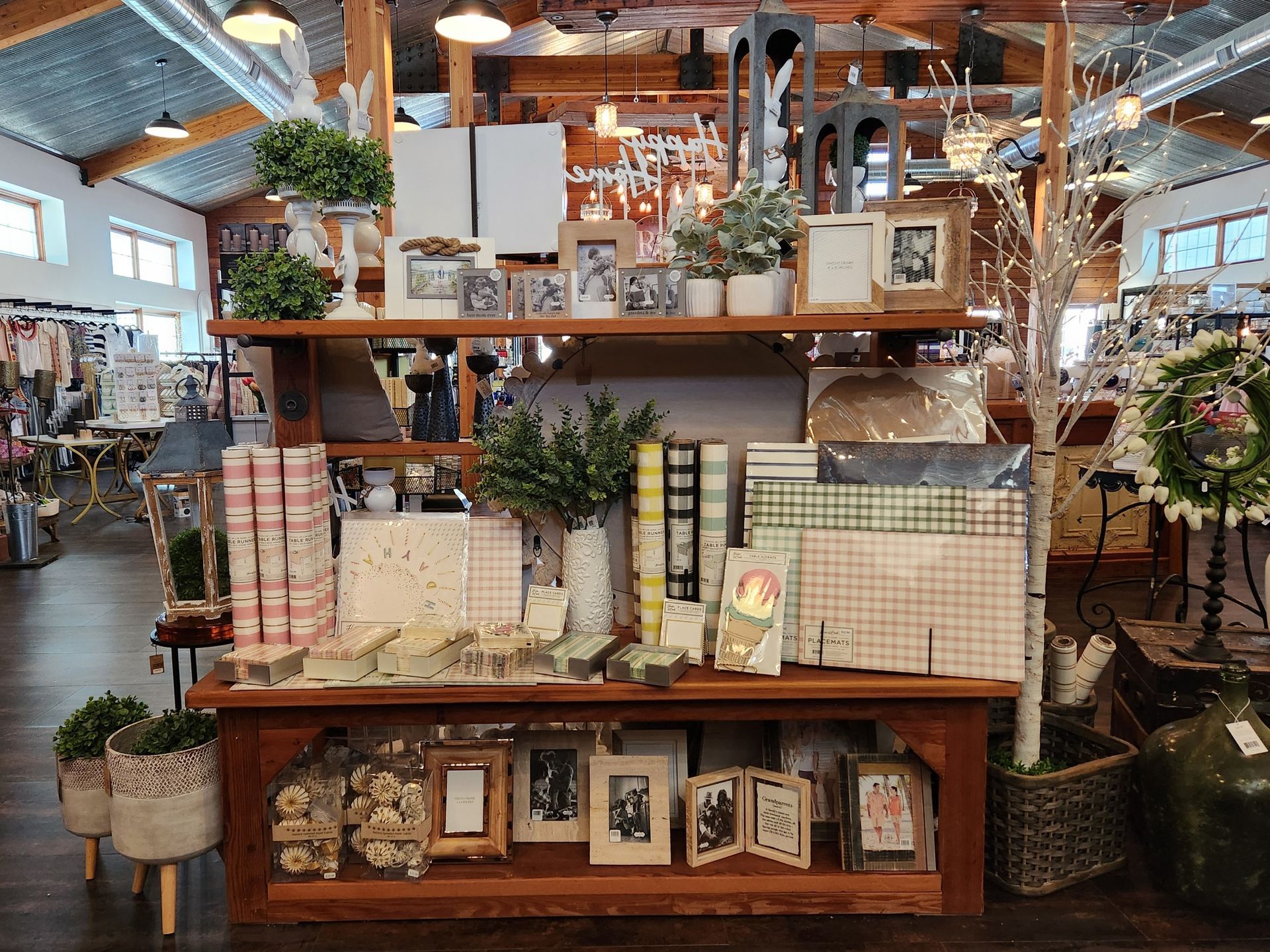 Gift Shop | Rustic & Red | Cozad, NE