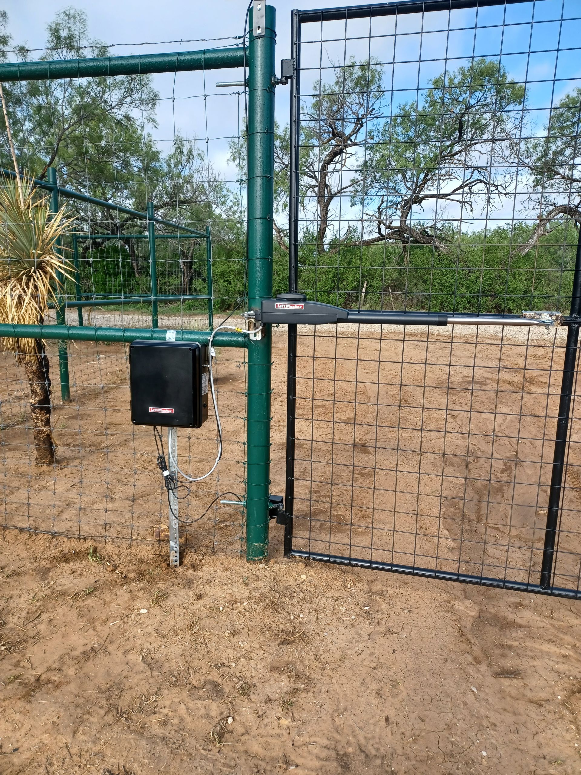 southwest-overhead-door-gallery-gate-opening