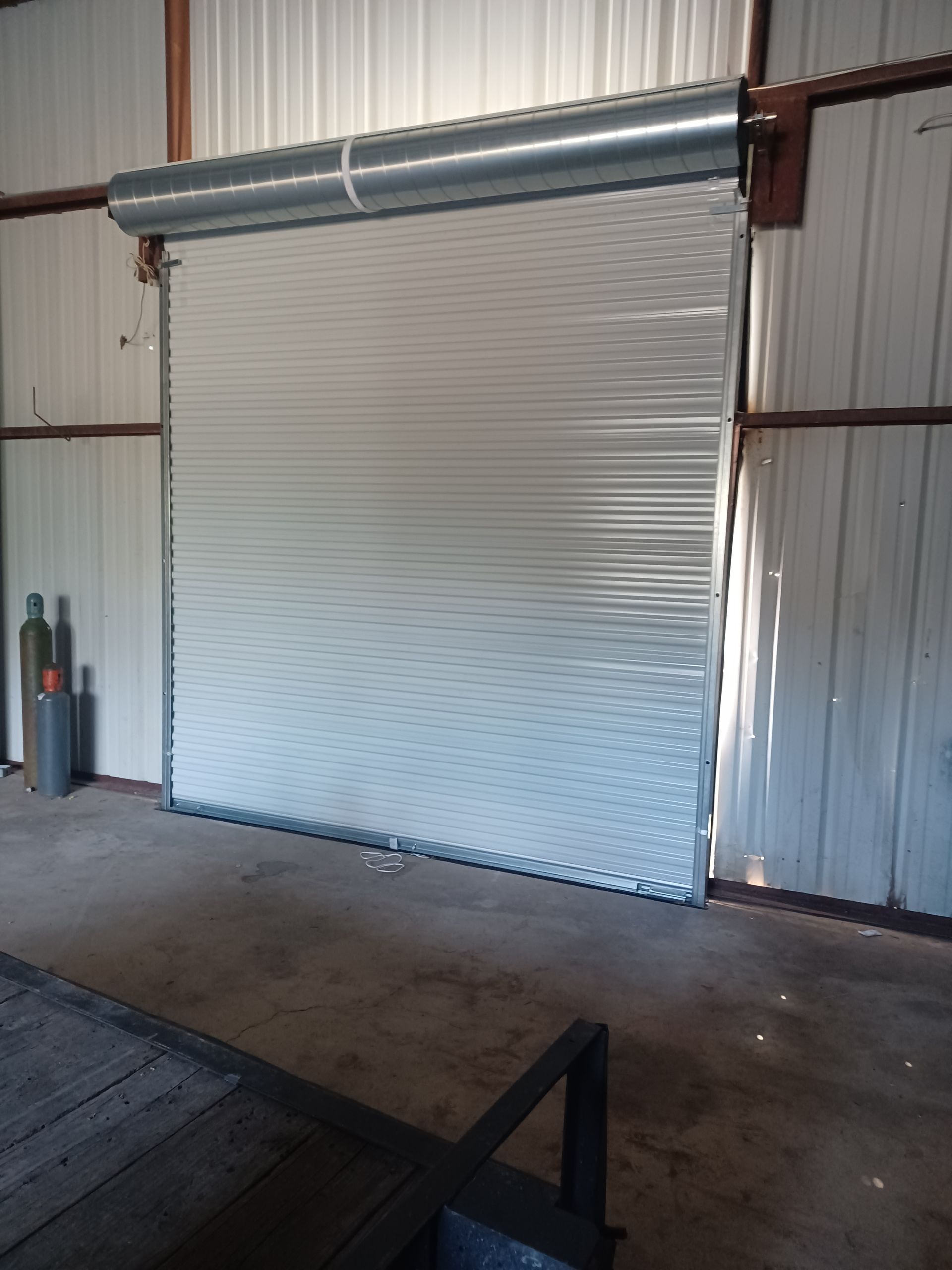 southwest-overhead-door-gallery-comm-interior-close-up-of-single-door