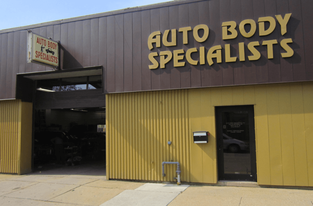 Auto Body Specialist garage