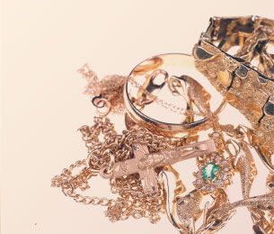 Different antique jewelries