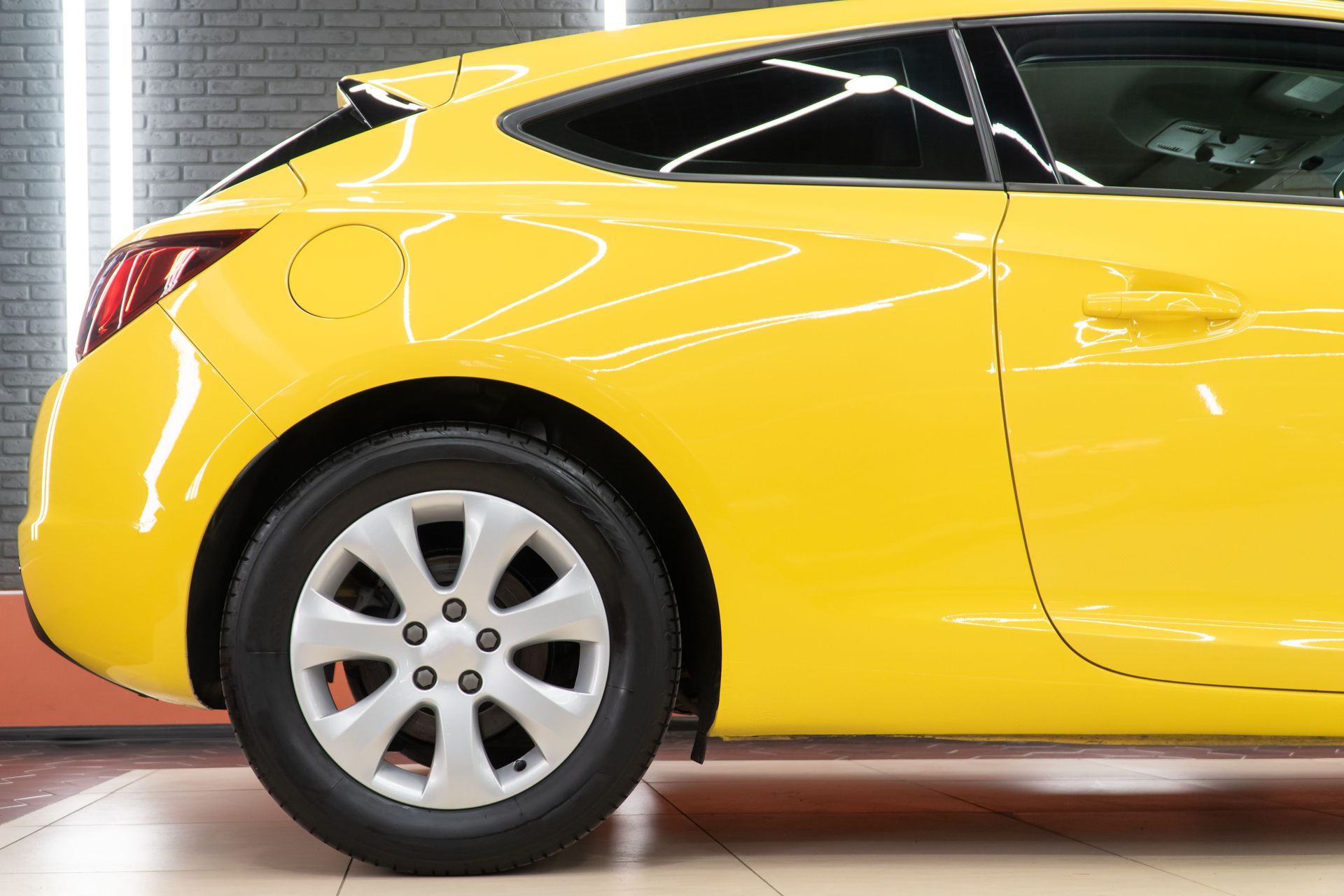 Roy's Auto Body Repair  Inc