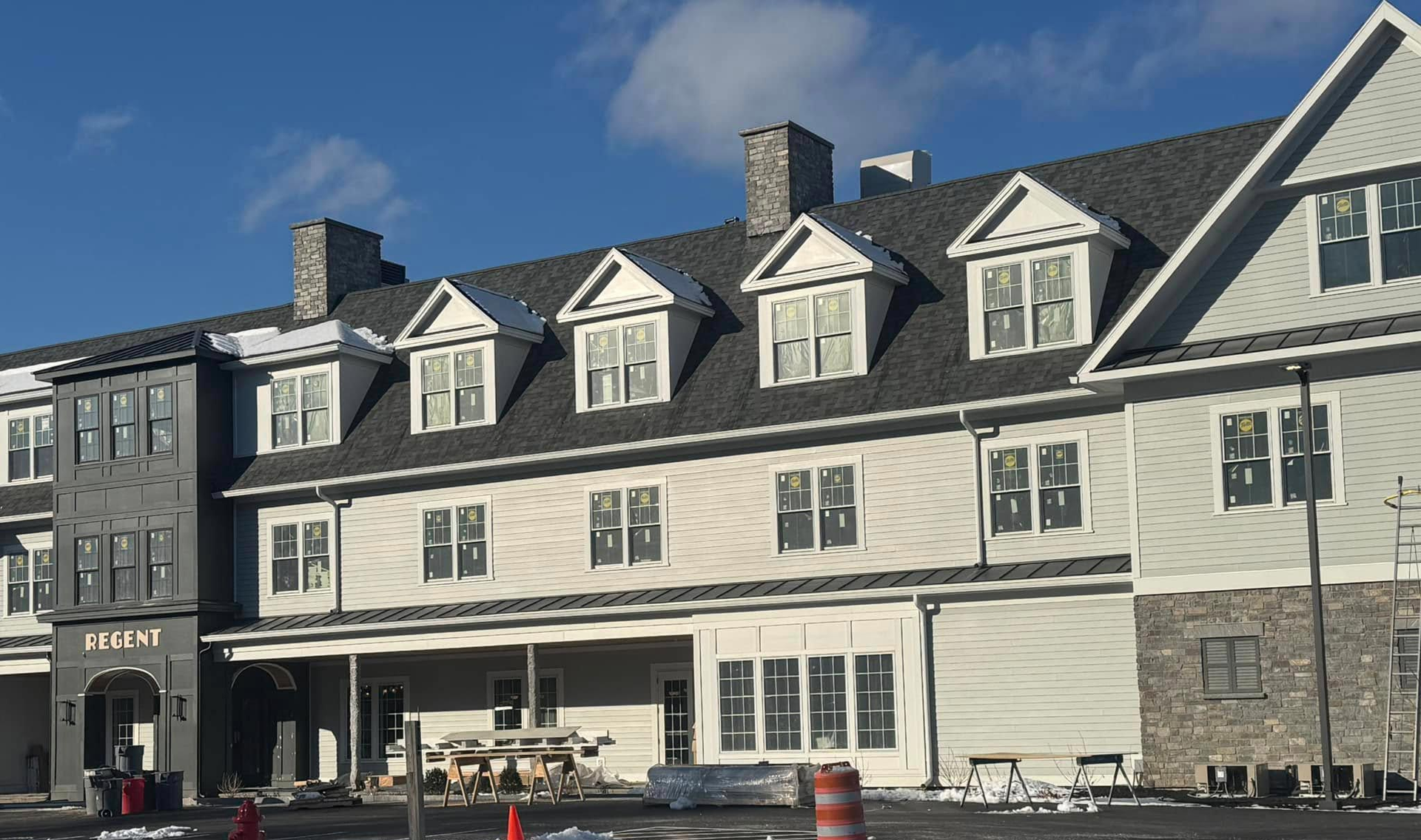 4 Seasons Seamless Gutter Service