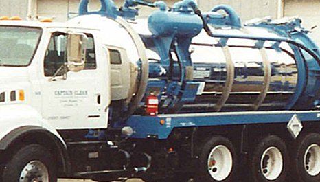 Water tank truck used for cleaning