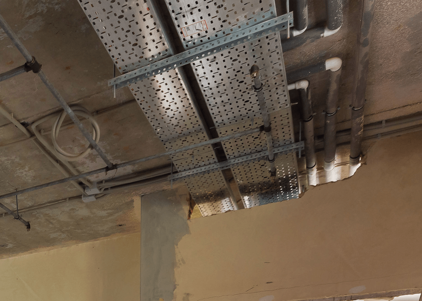 Struts and channels